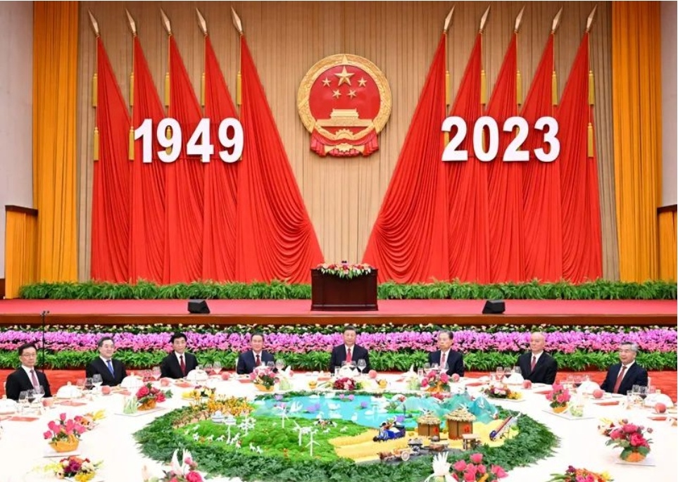 习近平出席庆祝中华人民共和国成立74周年招待会并发表重要讲话