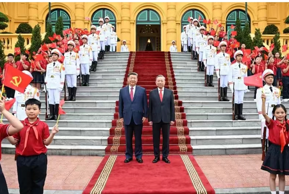 越共中央总书记苏林为习近平举行欢迎仪式，习近平同越共中央总书记苏林举行会谈，习近平会见越南总理范明政，习近平会见越南国会主席陈青敏，习近平会见越南国家主席梁强，习近平同越共中央总书记苏林、越南国家主席梁强共同会见中越人民大联欢活动代表