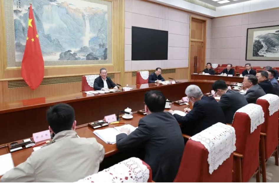 李强主持召开经济形势专家和企业家座谈会，中央周边工作会议在北京举行 习近平发表重要讲话