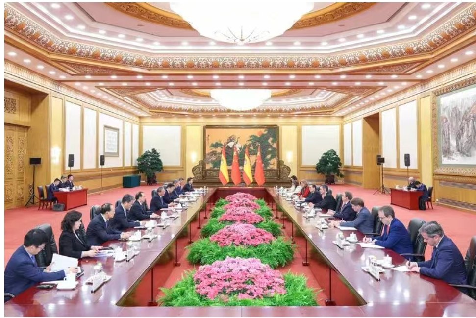 李强同西班牙首相桑切斯会谈，