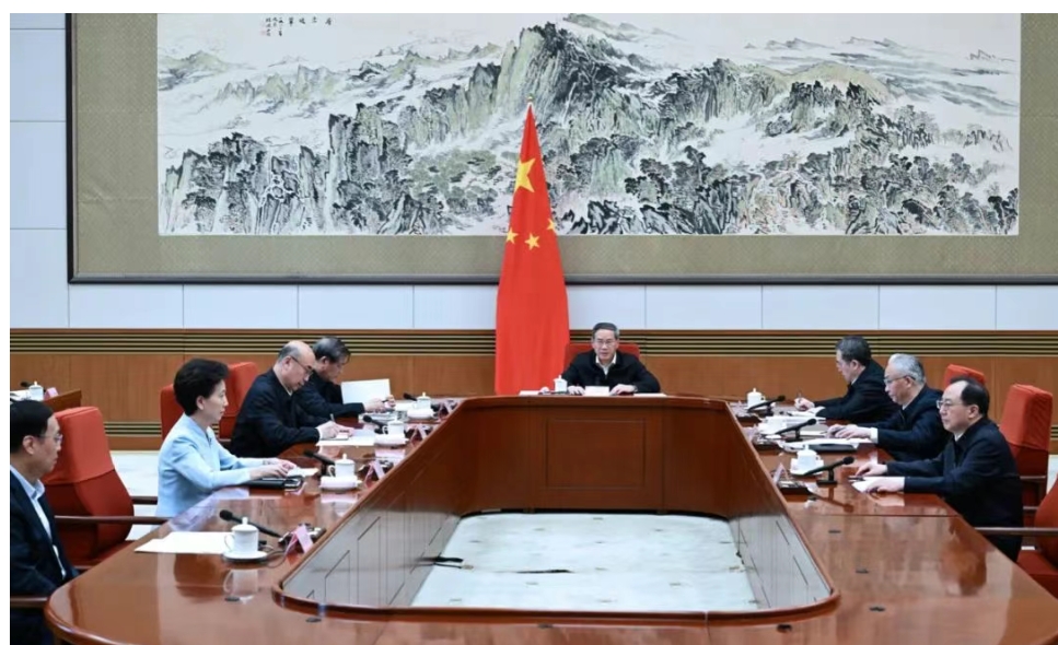 李强主持国务院第十三次专题学习，中华人民共和国和柬埔寨王国关于构建新时代全天候中柬命运共同体、落实三大全球倡议的联合声明