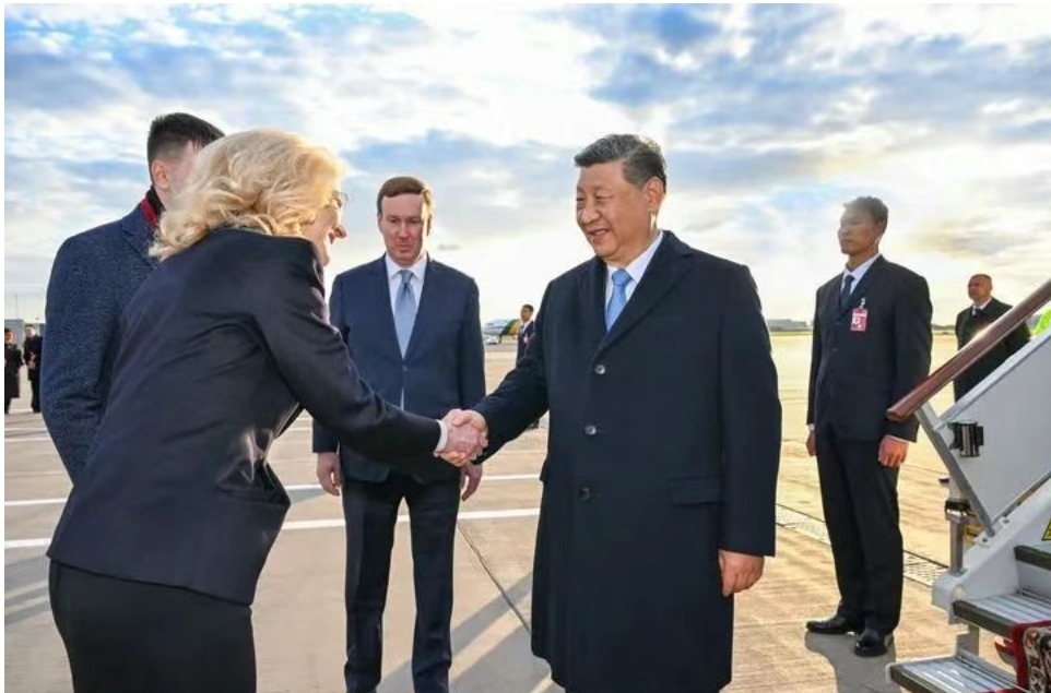 习近平在俄罗斯媒体发表署名文章，习近平抵达莫斯科伏努科沃专机机场发表书面讲话，习近平抵达莫斯科对俄罗斯进行国事访问并出席纪念苏联伟大卫国战争胜利80周年庆典