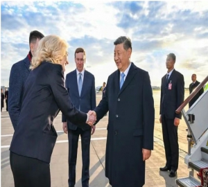 习近平在俄罗斯媒体发表署名文章，习近平抵达莫斯科伏努科沃专机机场发表书面讲话，习近平抵达莫斯科对俄罗斯进行国事访问并出席纪念苏联伟大卫国战争胜利80周年庆典